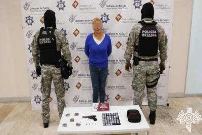 Mujer de la banda &quot;Los 14&quot; es capturada en Puebla por venta de droga y robo