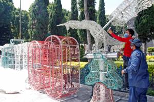 Colocan mil 700 adornos luminosos para Fiestas Patrias en Puebla Capital