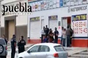 Dos hombres son asesinados y rociados con ácido en ferretera de Puebla