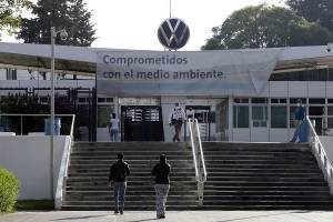 Se conjura huelga en Volkswagen; empresa otorga aumento del 5.46%