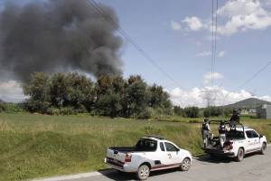 FOTOS: Incendio consume cajas en invernadero de Texmelucan