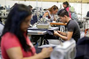 Persiste brecha salarial entre hombres y mujeres en Puebla