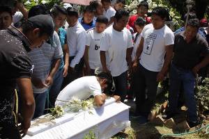 Despiden a Miguel, menor asesinado en asalto en San Francisco Acatepec, Cholula