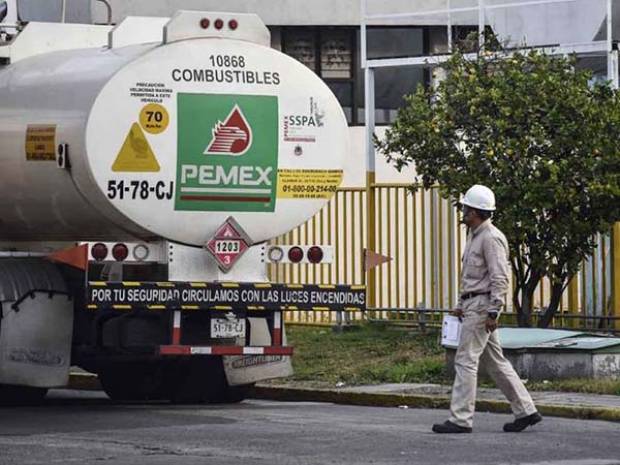 El INAI urge a Pemex transparentar la compra de 550 pipas