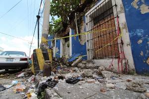 FOTOS: Se derrumba otra fachada de una vivienda en Puebla