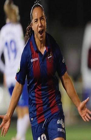 Charlyn Corral anotó el mejor gol de la temporada en la liga femenil de España