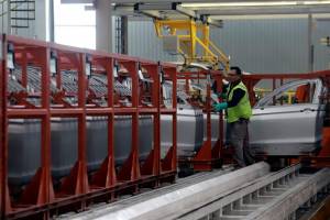 Volkswagen detiene producción de Jetta en planta de Puebla