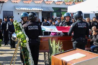 SSC rindió homenaje a policía caído tras balacera en Minerales del Sur