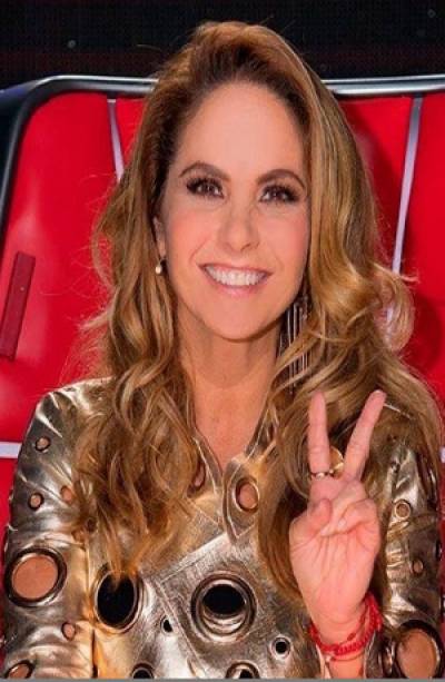 Lucero se estrena a carcajadas en Tik Tok