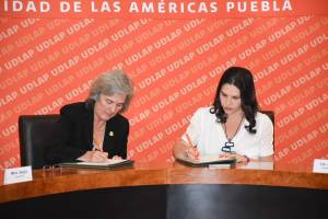 Gobierno de Texmelucan signa convenio de becas con la UDLAP