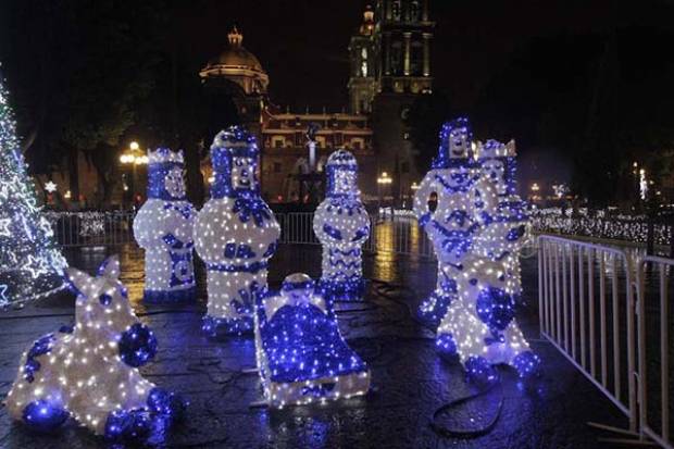 Milenium niega lenta instalación de alumbrado navideño en la ciudad de Puebla