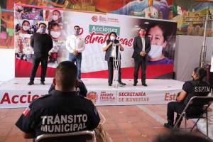 Karina Pérez regaña a policías por exhibir que se robó estímulos del Fortaseg