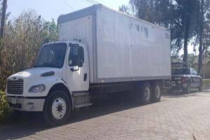 Policía de San Andrés Cholula recupera camión con reporte de robo