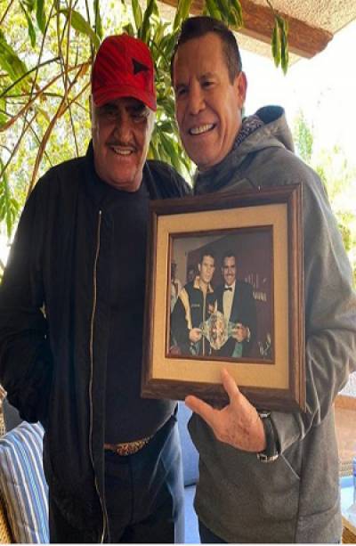 JC Chávez compartió foto con Vicente Fernández