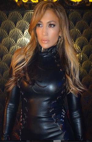 Jennifer Lopez, la sexy imagen de Versace