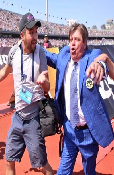 VIDEO: Miguel Herrera encaró a fotógrafo que le hizo burla por derrota