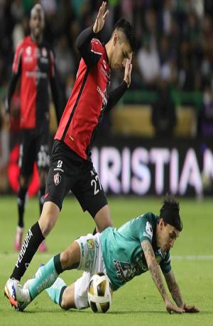 León derrota 3-2 al Atlas en el juego de ida de la final del Apertura 2021