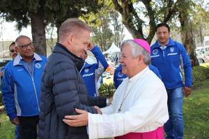 Arzobispo de Puebla celebró misa para personal de Volkswagen de México