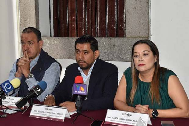 Regidores de Morena consideran que Claudia Rivera no debería viajar a Kenia