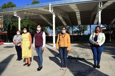 Claudia Rivera entrega más domos escolares; mil 900 estudiantes beneficiados en San Ramón y Mayorazgo