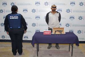 Hombre es descubierto en Puebla por posesión ilegal de arma de fuego