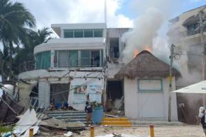 Dos muertos y ocho heridos deja explosión en restaurante de Quintana Roo