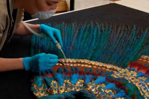 Que el penacho no era de Moctezuma, dice museo de Viena