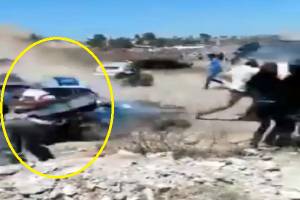 VIDEO: Vehículo embiste a espectadores de carrera de carcachas en Lara Grajales