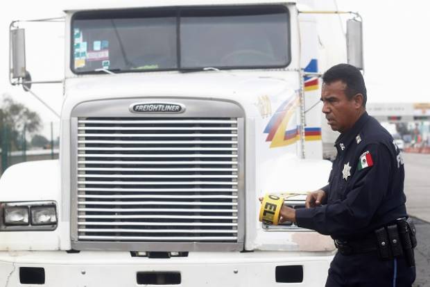 Policía Federal rescató a chofer de camión robado en Tlalancaleca