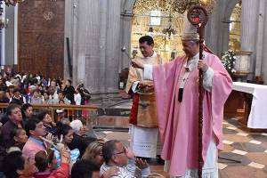 Gobierno de Barbosa, cercano a la gente: arzobispo de Puebla