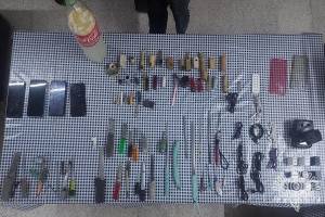 Hallan drogas y objetos punzocortantes tras revisión a penales de Puebla