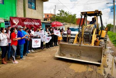 Cuautlancingo: Lupita Daniel arranca obras de pavimentación en Sanctorum