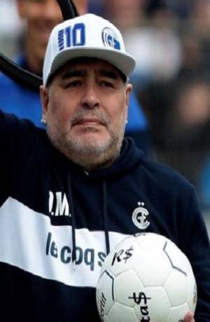 Diego Armando Maradona será operado de un hematoma cerebral