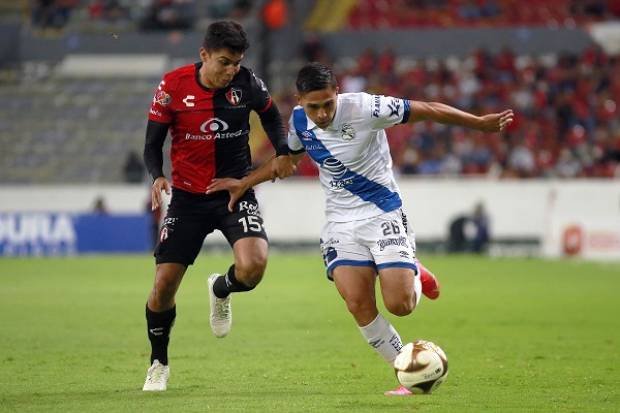 Con gol polémico, Club Puebla cayó 1-0 ante Atlas en la ida de los cuartos de final