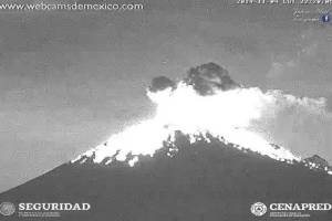 Popocatépetl tuvo explosión moderada y lanzó material incandescente