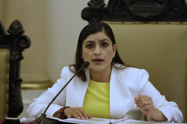 Cabildo de Puebla aprueba licencia a Claudia Rivera para buscar la reelección