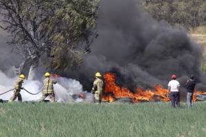 Bomberos controlan incendio en terreno de San Salvador El Verde