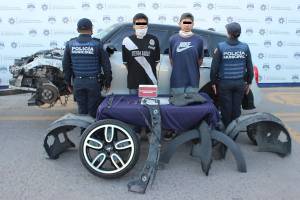 Seguridad Ciudadana detiene a sujetos cuando desmantelaban vehículo en Los Héroes