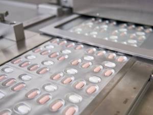 Píldora anticovid tiene eficacia de 90% y sirve contra ómicron, afirma Pfizer