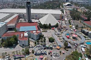 Sancionarán a vecinos y franeleros que aparten lugares en la Feria de Puebla