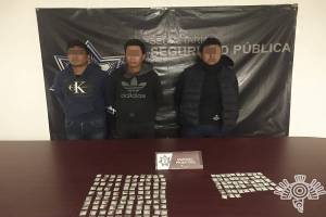 Sujetos con 250 dosis de cocaína fueron detenidos en Texmelucan
