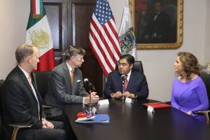 En Puebla hay estabilidad, afirma Barbosa a embajador de EU