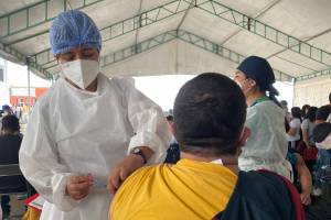 Extienden vacunación COVID en 30 municipios serranos de Puebla