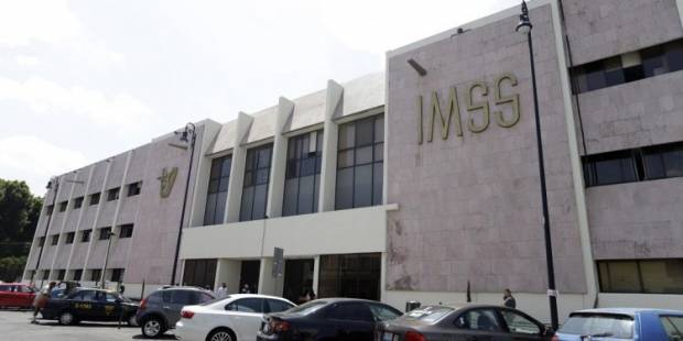 Por COVID, seis quejas contra el IMSS ante CDH Puebla