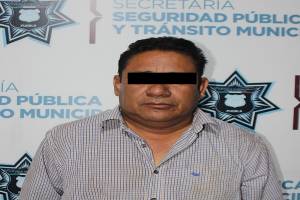 Policía de Puebla aseguró a ladrón de vehículo en Santa María Xonacatepec
