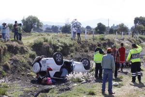 Volcadura en la autopista México-Puebla dejó ocho lesionados