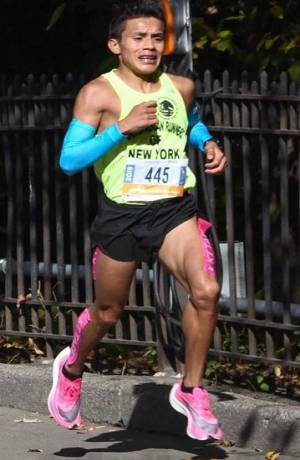 Patricio Castillo, maratonista poblano, apunta a los JO París 2024