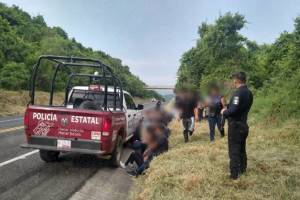 Rescata Policía Estatal a 41 migrantes en Venustiano Carranza