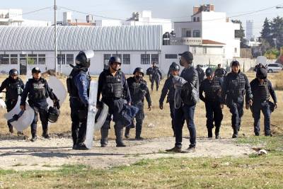 FOTOS: Desalojan a familias del SUNTUAP de predio en litigio en Ex Rancho Vaquerías