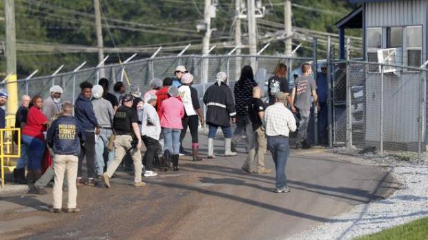 107 mexicanos detenidos en redada en Misisipi: SRE